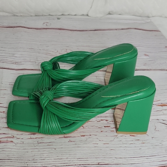 White House Black Market Shoes - White House Black Market Elegant Green Women's Heeled Sandals SIZE 8
